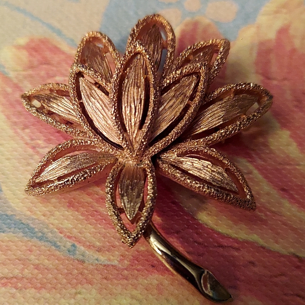 Avon Lotus Flower Brooch